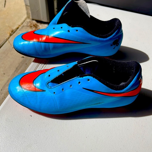 Nike Boy’s Soccer Cleats - Picture 5 of 5
